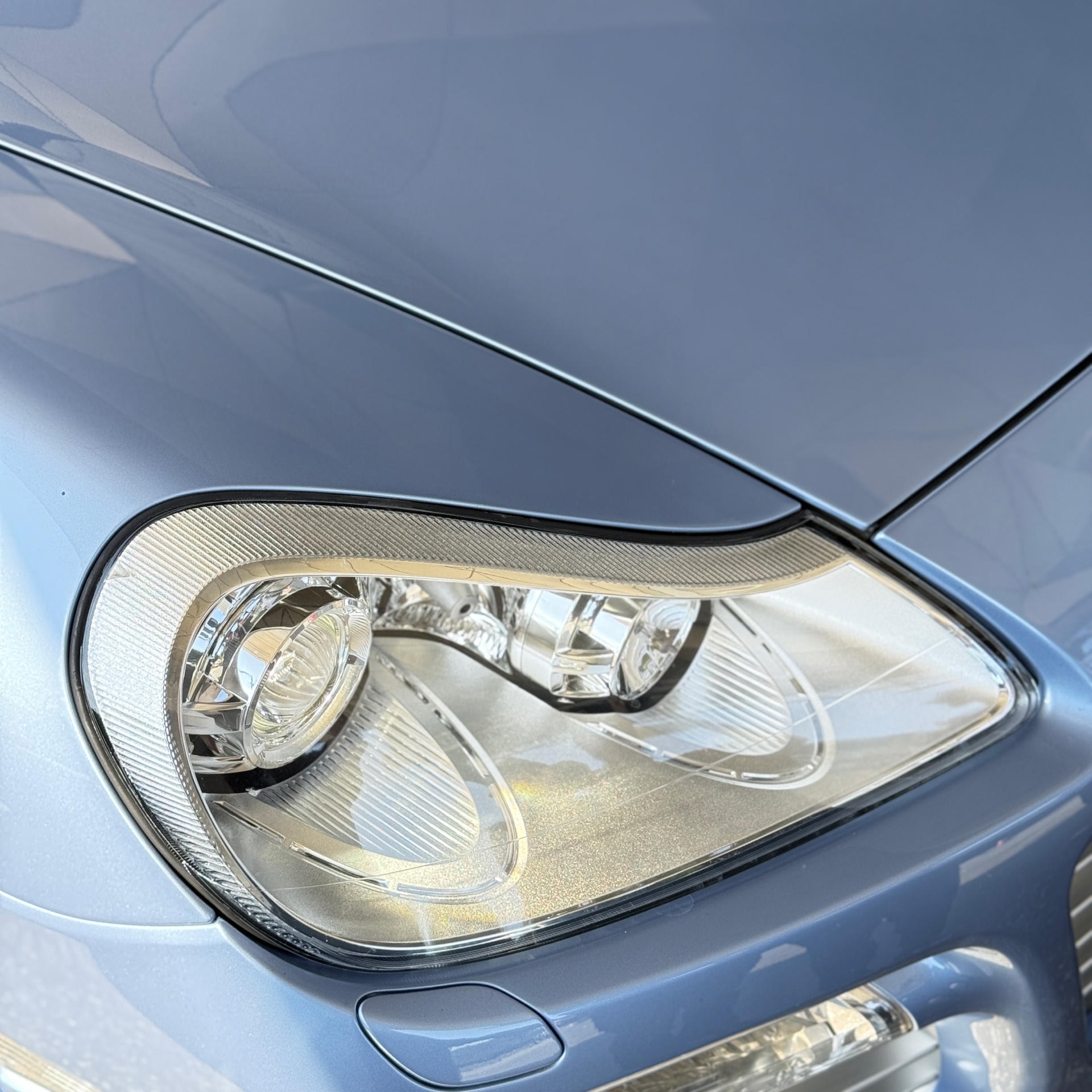 Horizon Blue headlight detail